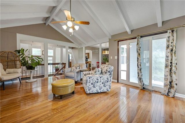 16110 W Indian Creek Parkway, Olathe, KS 66062