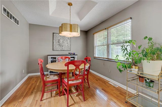 16110 W Indian Creek Parkway, Olathe, KS 66062