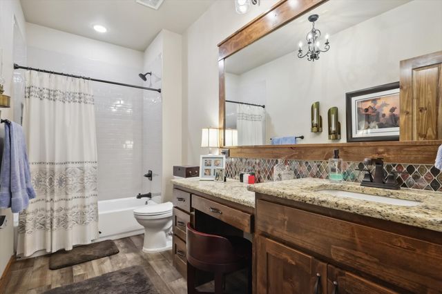 812 Mckenzie Road, Tioga, TX 76271