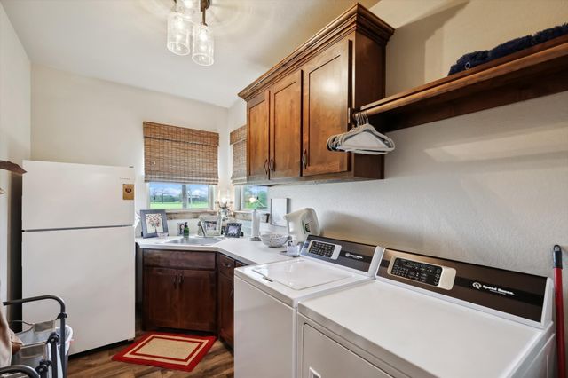 812 Mckenzie Road, Tioga, TX 76271