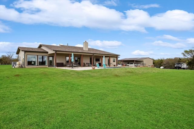 812 Mckenzie Road, Tioga, TX 76271
