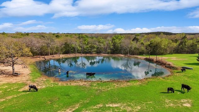812 Mckenzie Road, Tioga, TX 76271