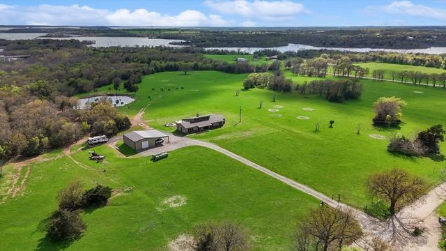 812 Mckenzie Road, Tioga, TX 76271