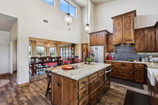 812 Mckenzie Road, Tioga, TX 76271