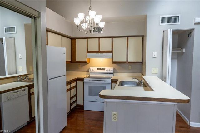 4762 Red Duck CT, Virginia Beach, VA 23462