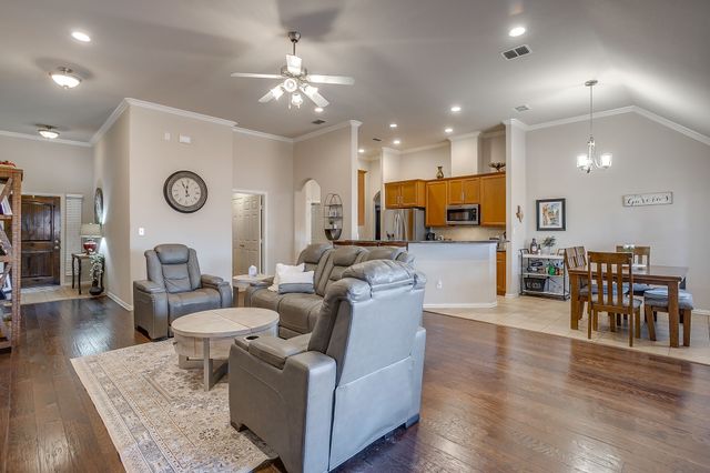 1085 Saint Andrews Drive, Burleson, TX 76028