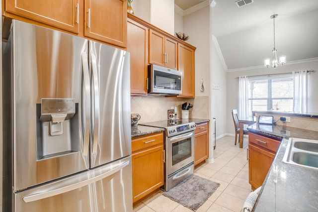 1085 Saint Andrews Drive, Burleson, TX 76028