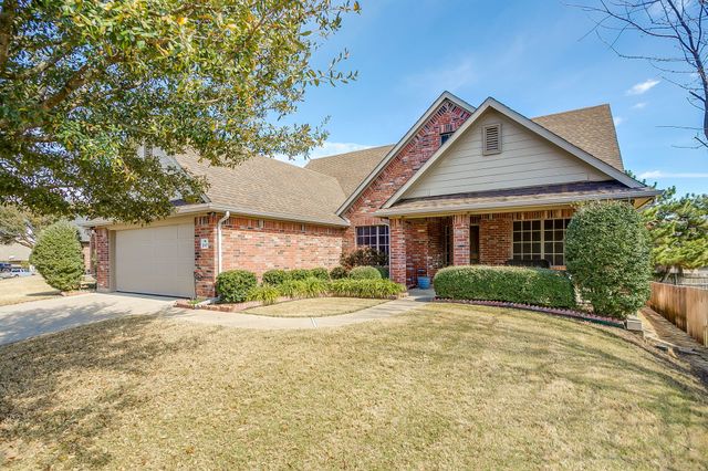 1085 Saint Andrews Drive, Burleson, TX 76028
