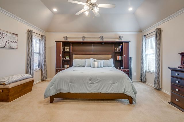 1085 Saint Andrews Drive, Burleson, TX 76028