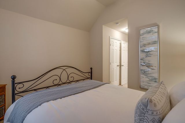 1085 Saint Andrews Drive, Burleson, TX 76028