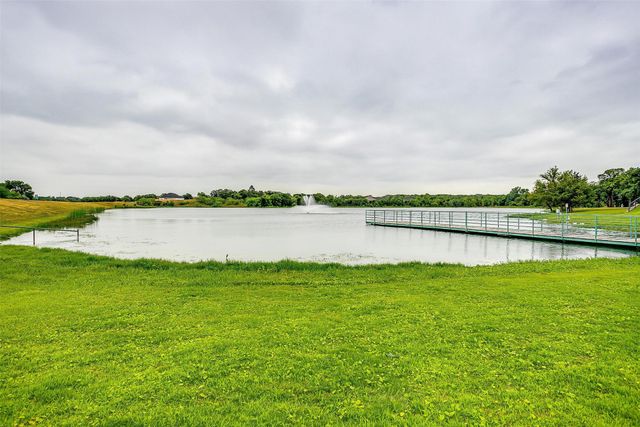 1085 Saint Andrews Drive, Burleson, TX 76028