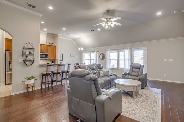 1085 Saint Andrews Drive, Burleson, TX 76028