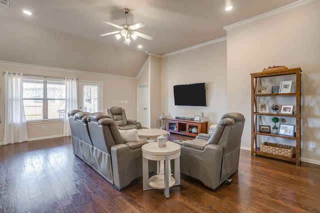 1085 Saint Andrews Drive, Burleson, TX 76028