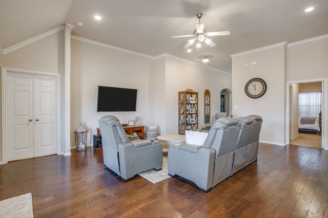 1085 Saint Andrews Drive, Burleson, TX 76028