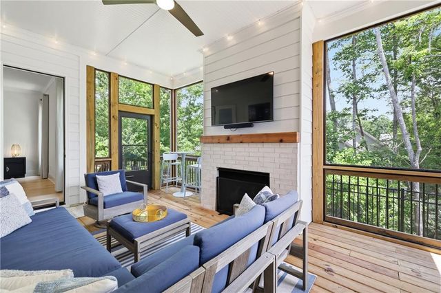 7150 Bluebird Cove, Gainesville, GA 30506