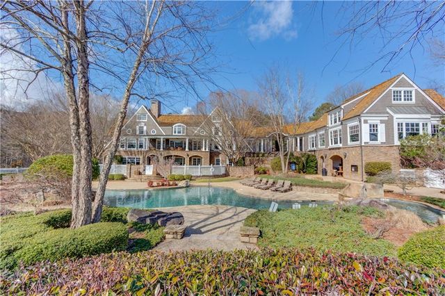 7150 Bluebird Cove, Gainesville, GA 30506