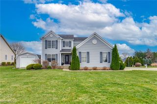 5452 Shadow Field Circle NE, Louisville, OH 44641