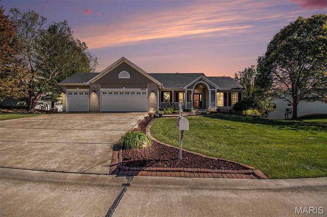 1504 Prospector Trl, Wentzville, MO 63385