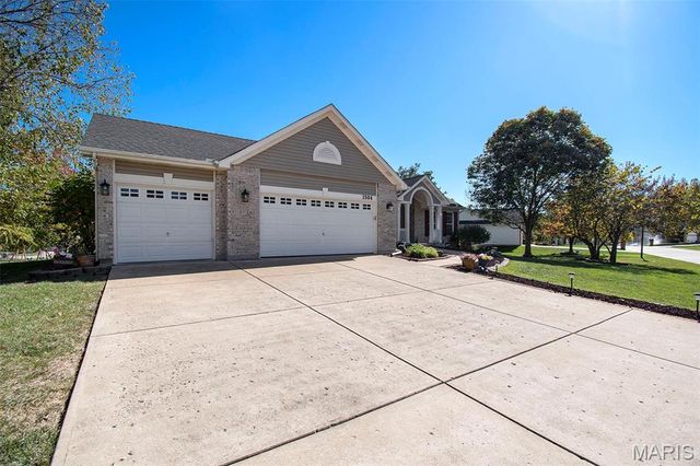 1504 Prospector Trl, Wentzville, MO 63385