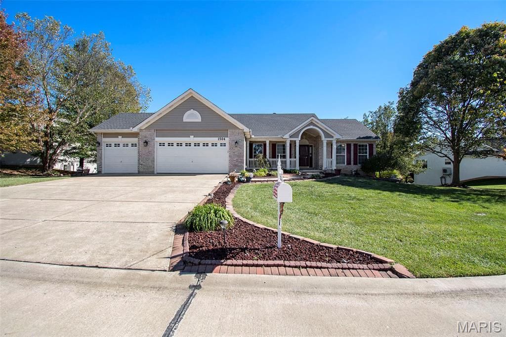 1504 Prospector Trl, Wentzville, MO 63385