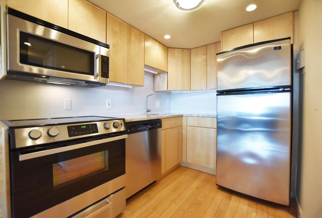 555 E William Street 23A, Ann Arbor, MI 48104