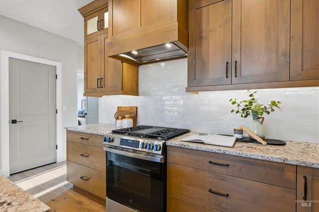 542 Mountain Loop Rd, Middleton, ID 83644