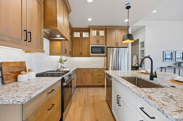 542 Mountain Loop Rd, Middleton, ID 83644