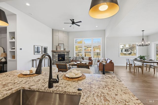 542 Mountain Loop Rd, Middleton, ID 83644