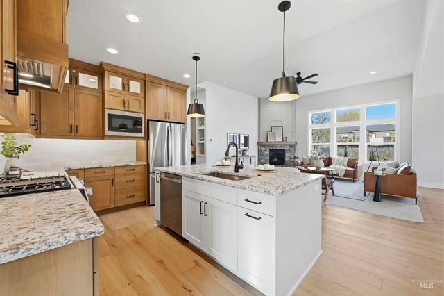 542 Mountain Loop Rd, Middleton, ID 83644