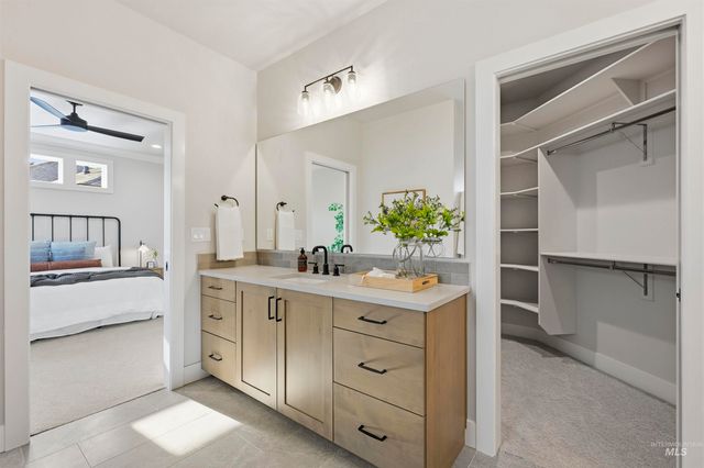 542 Mountain Loop Rd, Middleton, ID 83644