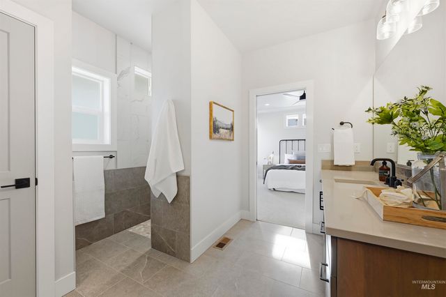 542 Mountain Loop Rd, Middleton, ID 83644