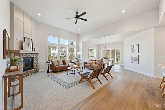 542 Mountain Loop Rd, Middleton, ID 83644