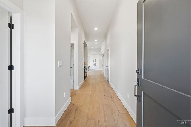 542 Mountain Loop Rd, Middleton, ID 83644