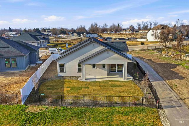 542 Mountain Loop Rd, Middleton, ID 83644