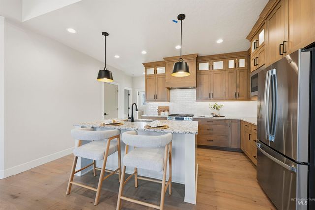 542 Mountain Loop Rd, Middleton, ID 83644