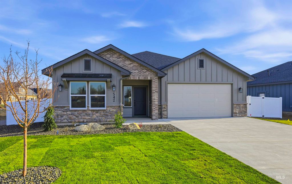 542 Mountain Loop Rd, Middleton, ID 83644