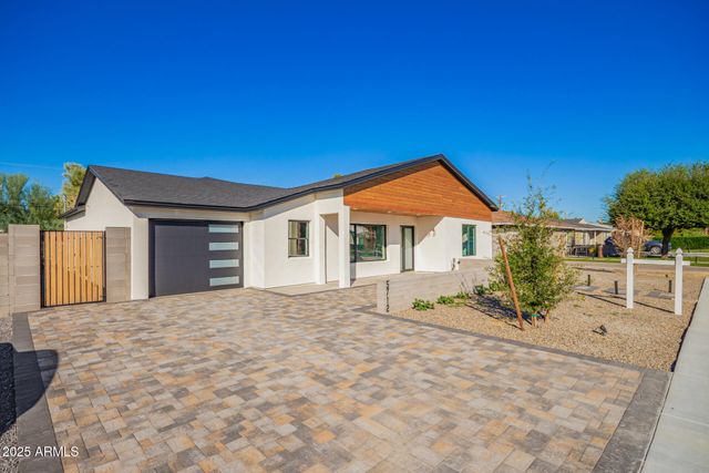 5712 N 11TH Place, Phoenix, AZ 85014