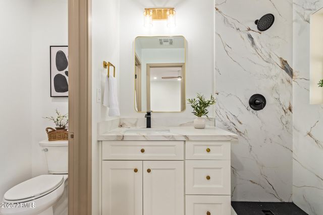 5712 N 11TH Place, Phoenix, AZ 85014