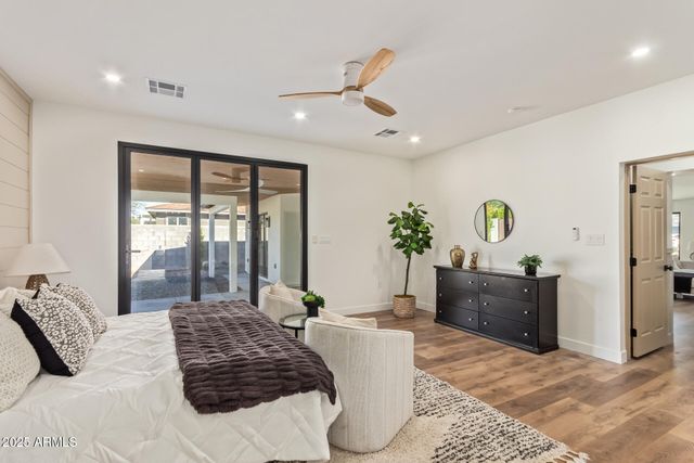 5712 N 11TH Place, Phoenix, AZ 85014