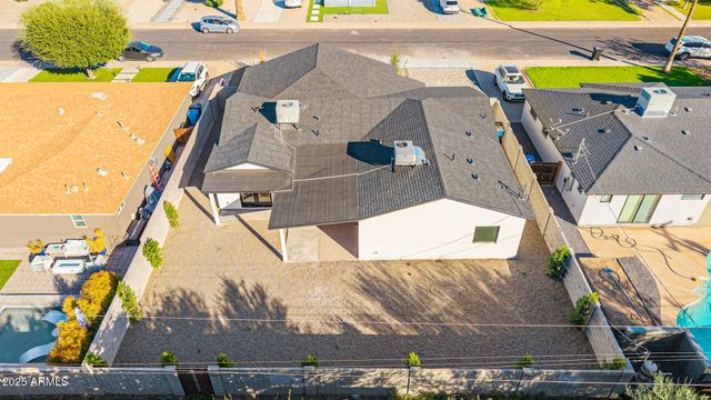 5712 N 11TH Place, Phoenix, AZ 85014