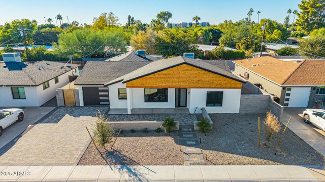5712 N 11TH Place, Phoenix, AZ 85014