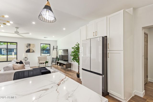 5712 N 11TH Place, Phoenix, AZ 85014