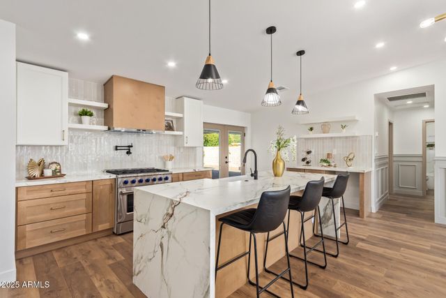 5712 N 11TH Place, Phoenix, AZ 85014