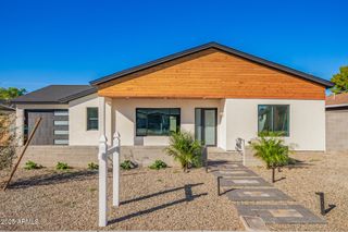 5712 N 11TH Place, Phoenix, AZ 85014