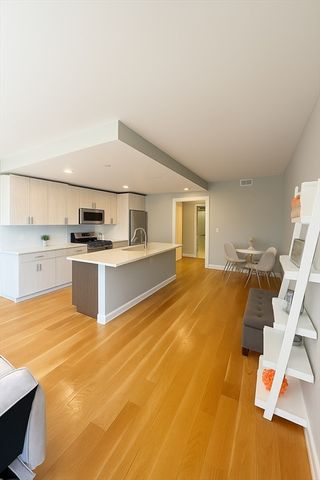 98 Prescott St 3b, Boston, MA 02128