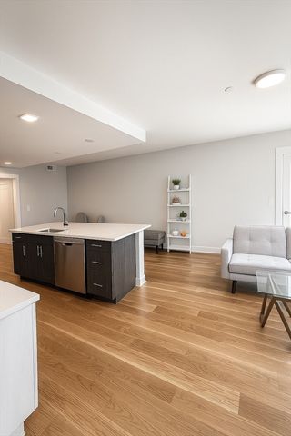 98 Prescott St 3b, Boston, MA 02128