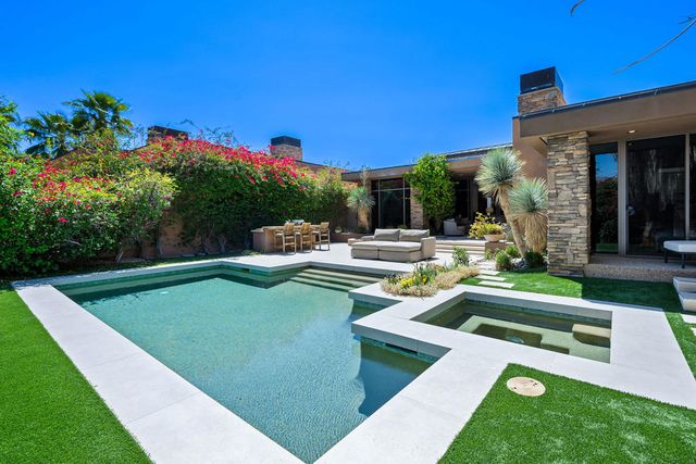 810 Shadow Vista, Palm Desert, CA 92260