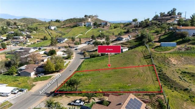 1 Avenida Gaviota, Menifee, CA 92587