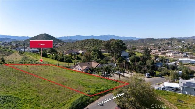 1 Avenida Gaviota, Menifee, CA 92587
