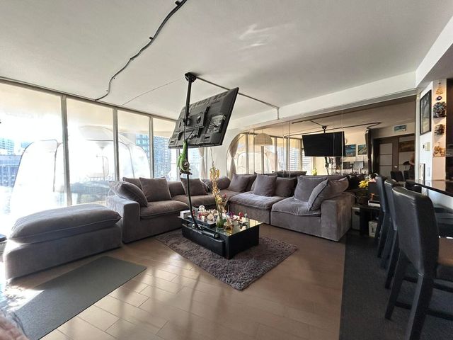 300 N State Street 2910, Chicago, IL 60654